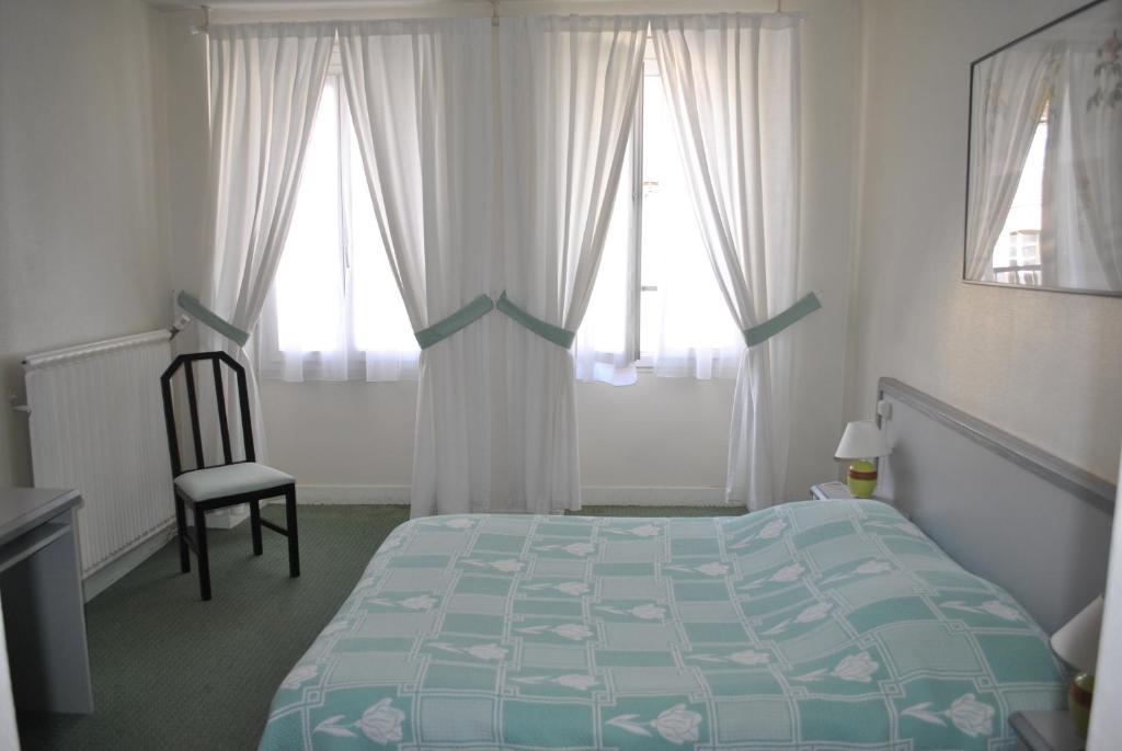 Grand Hotel De L'Etoile Courtenay  Værelse billede